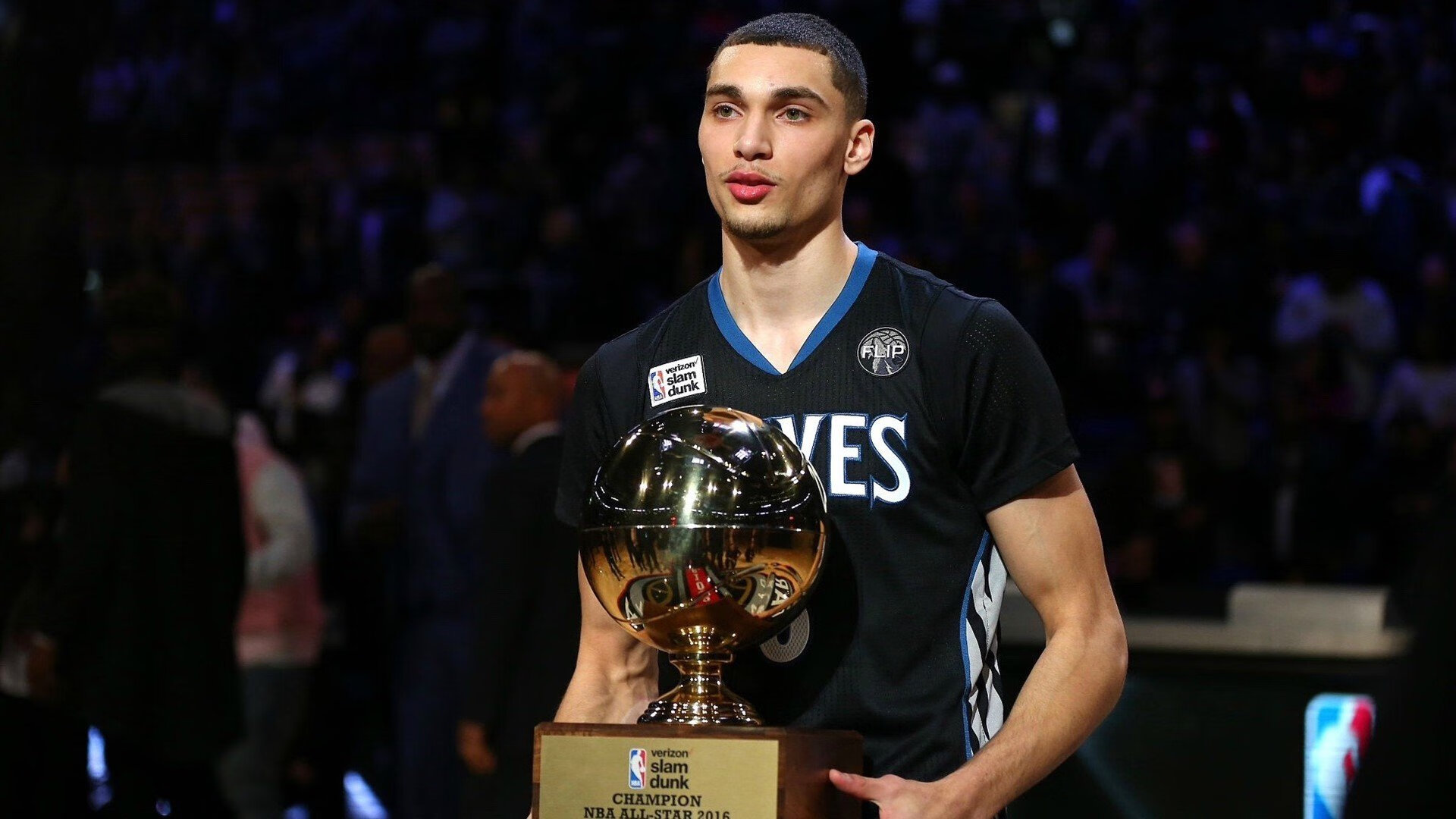 黄潜奇迹，比利亚雷亚尔压哨绝杀巴萨，改写国家德比日剧本